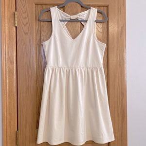 Women’s Sleeveless Dress with Back Cutout